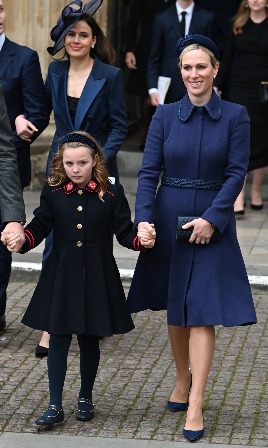 Mia con el abrigo militar en 2022.