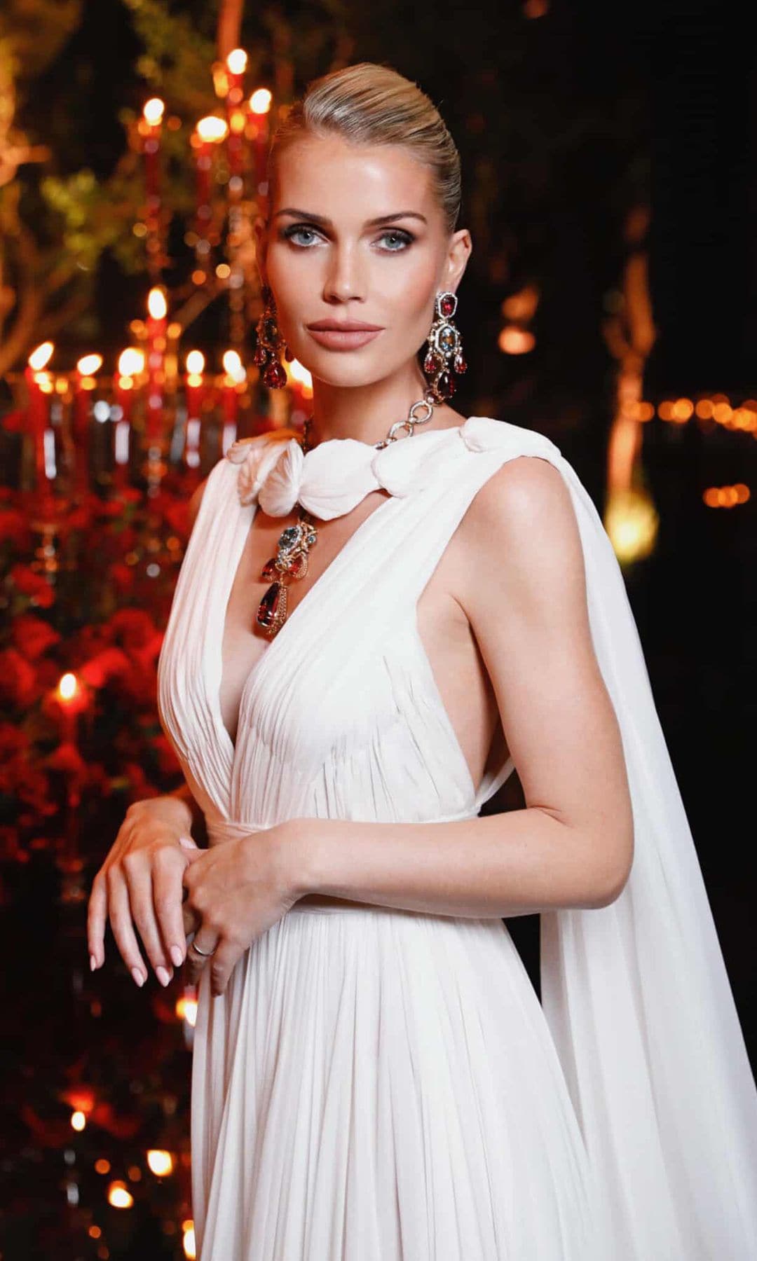 Lady Kitty Spencer deslumbra en Brasil con su vestido de diosa griega y Alta Joyería inspirada en la Antigua Roma