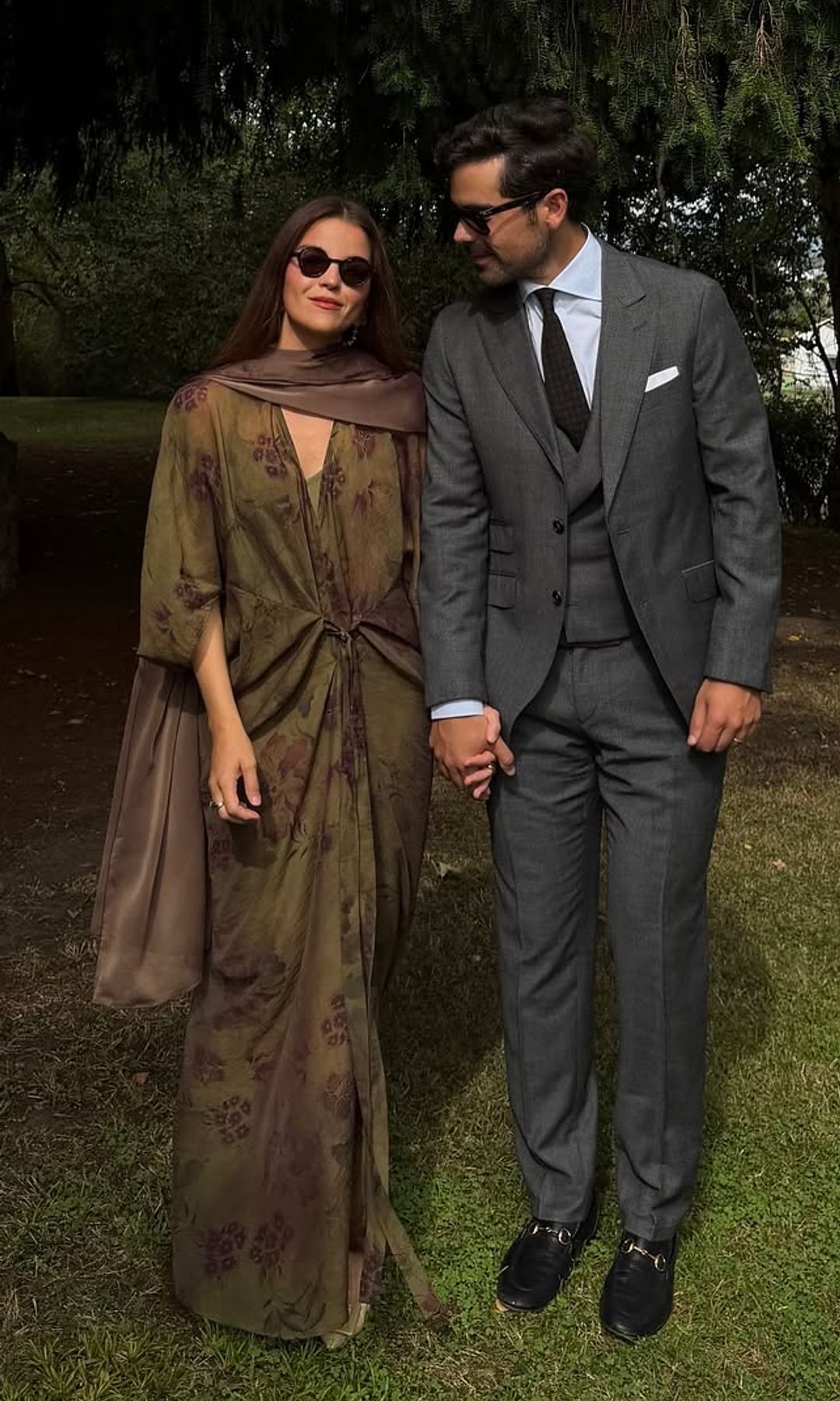 Sandra Rodrigues Pinto con vestido caftán de Bimani en una boda de septiembre