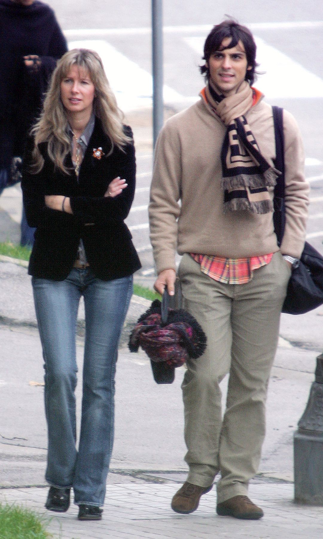 Anne Igartiburu e Igor Yebra paseando el 21 de noviembre de 2005