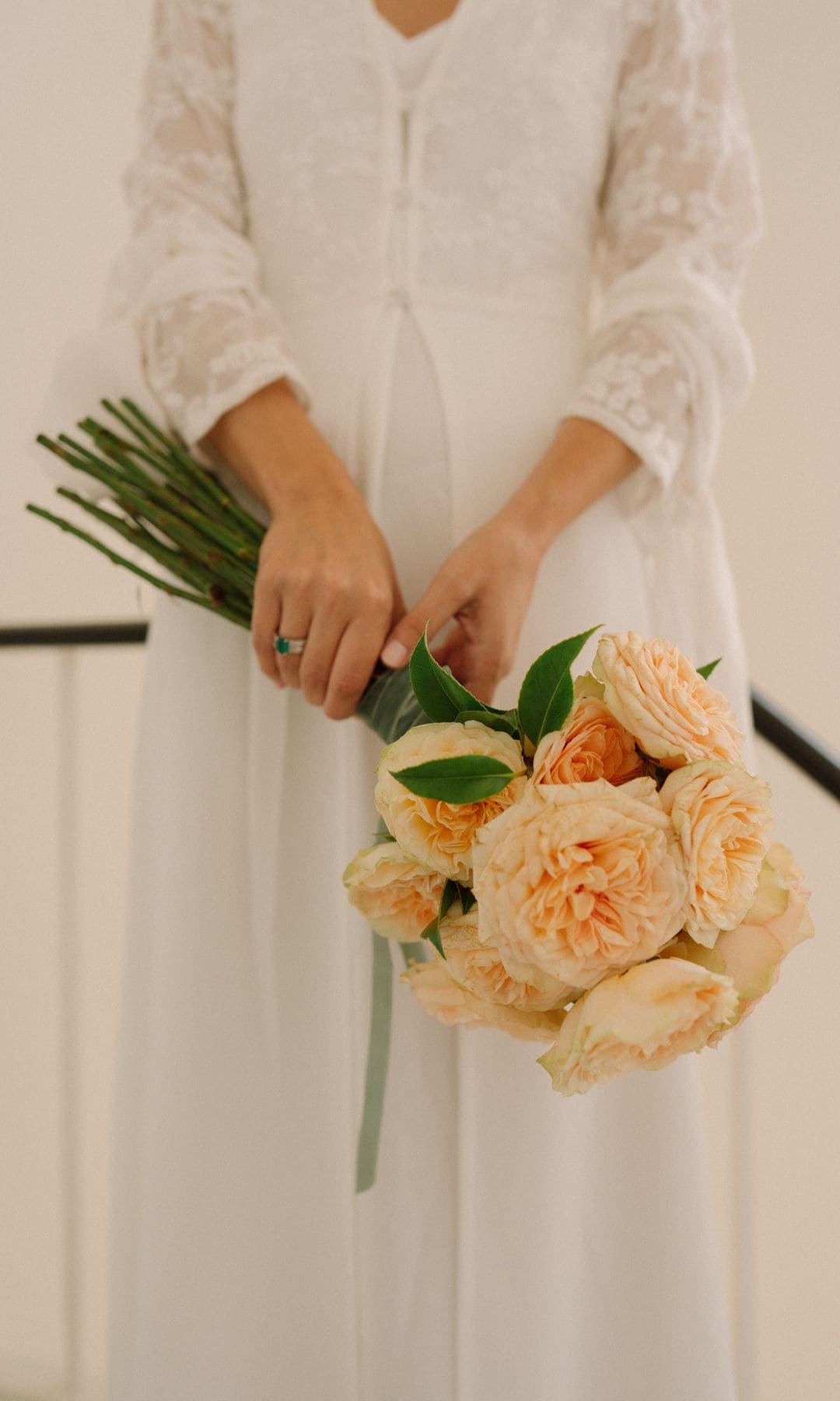 Ramo de novia de rosas inglesas