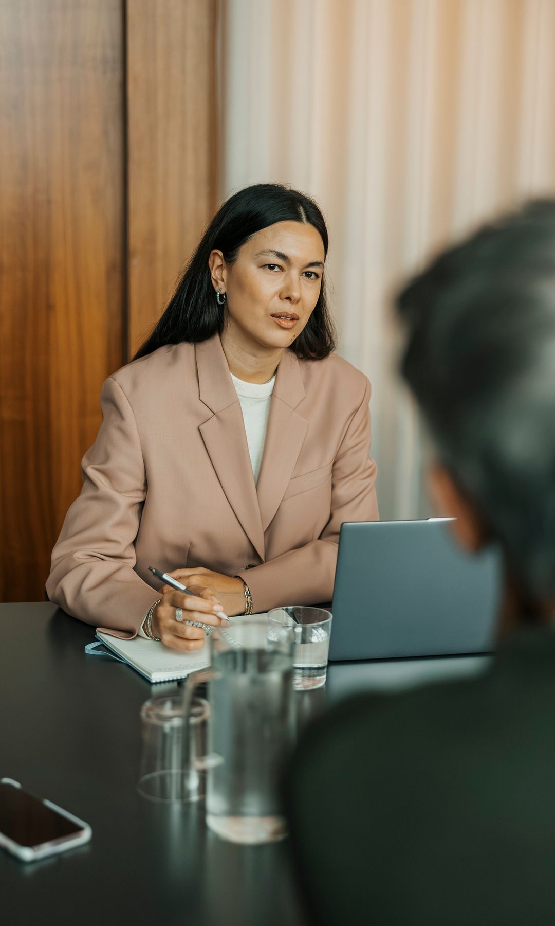 Mujer organizar tareas