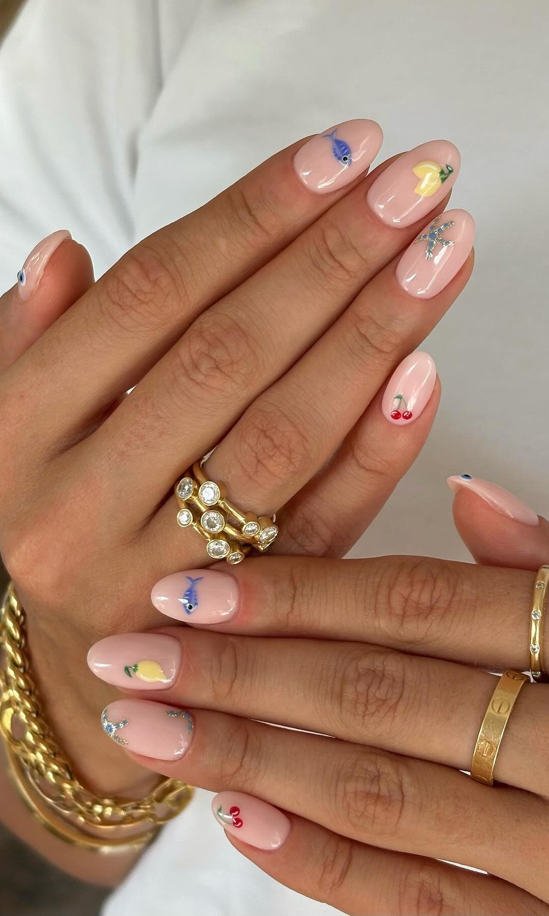 Manicura minimalista veraniega