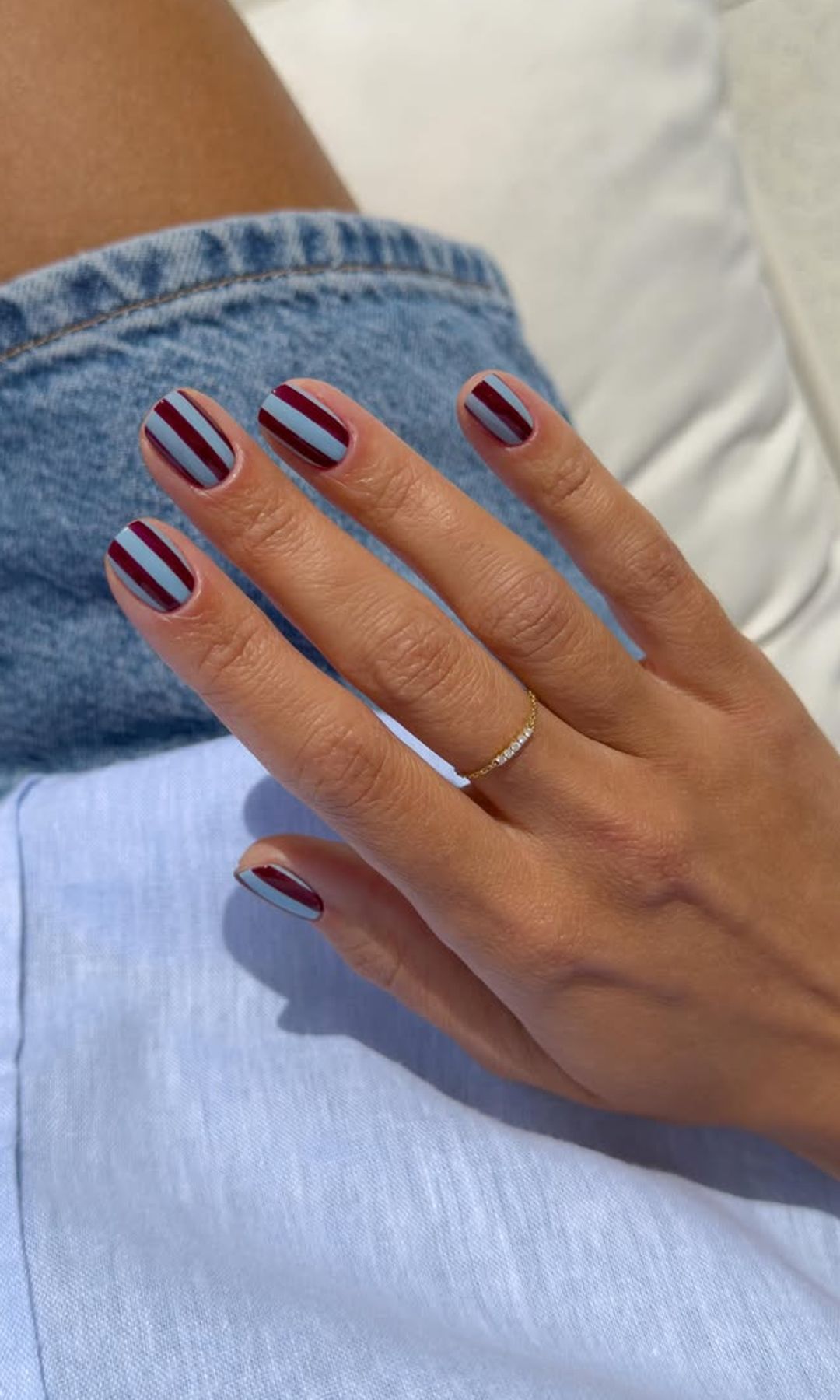 Manicura italiana de rayas