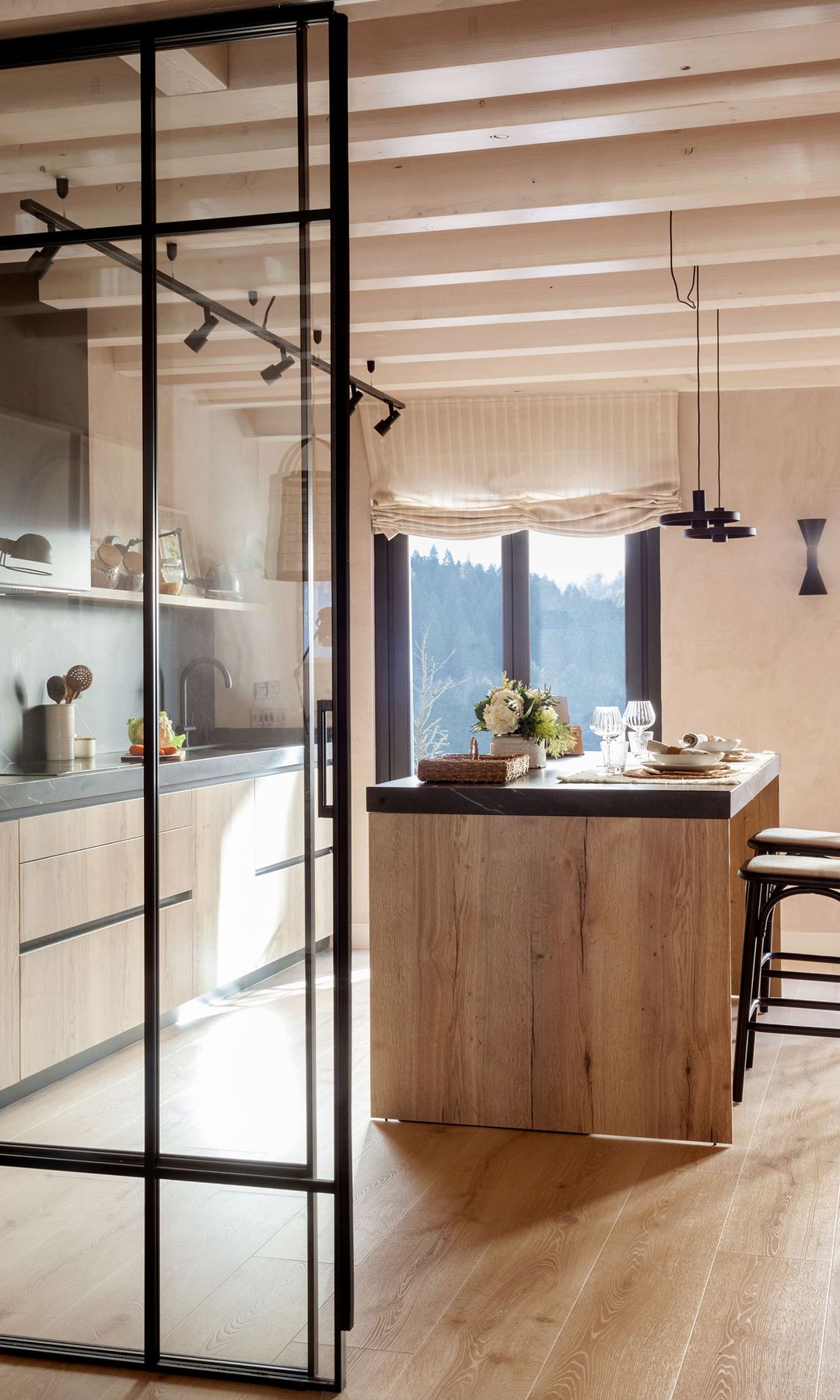 Cocina con isla y luminosidad