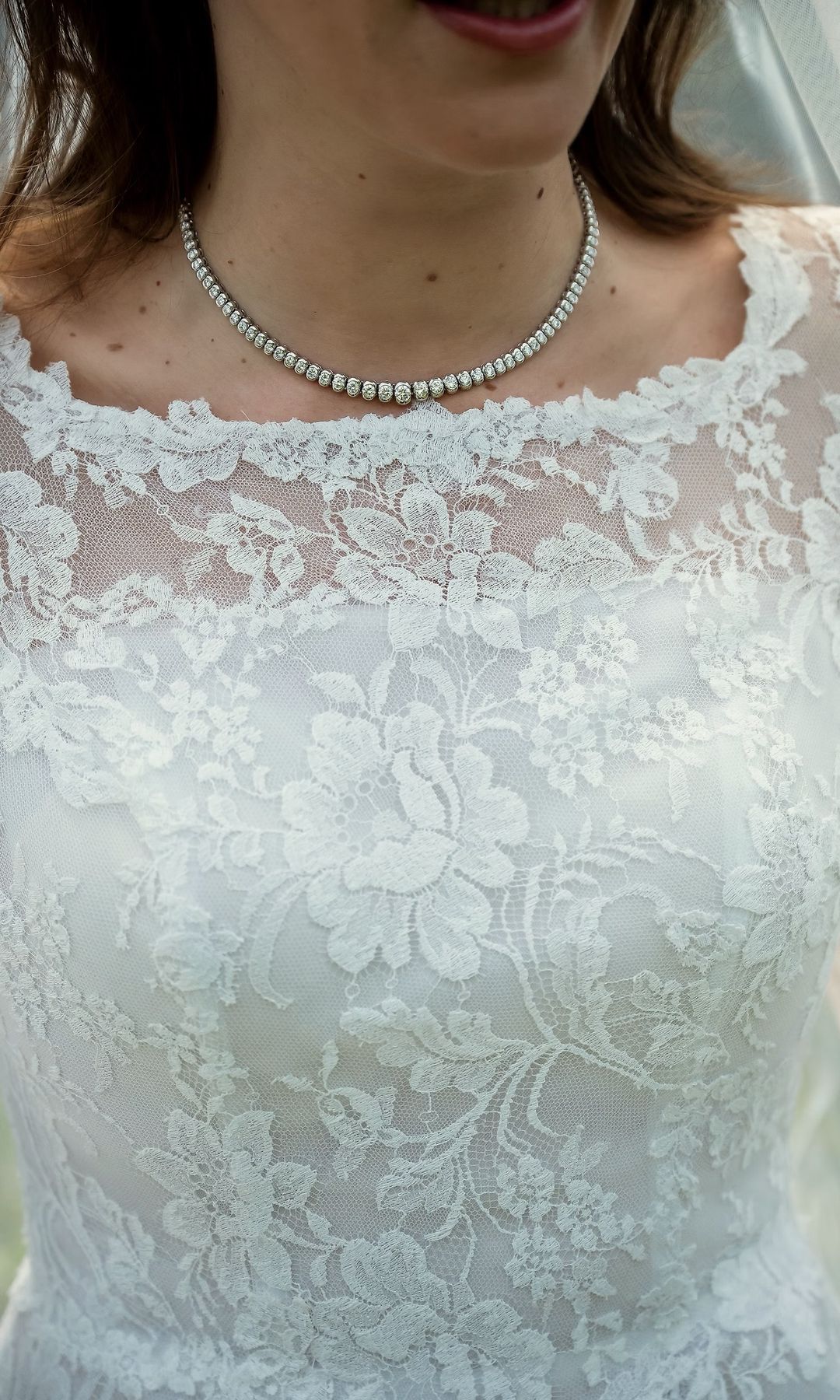 Vestido de novia con encaje francés