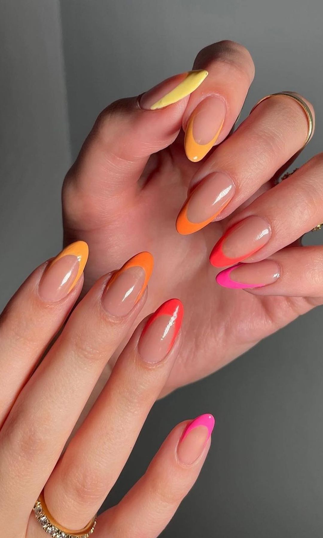 Manicura con los tonos del atardecer