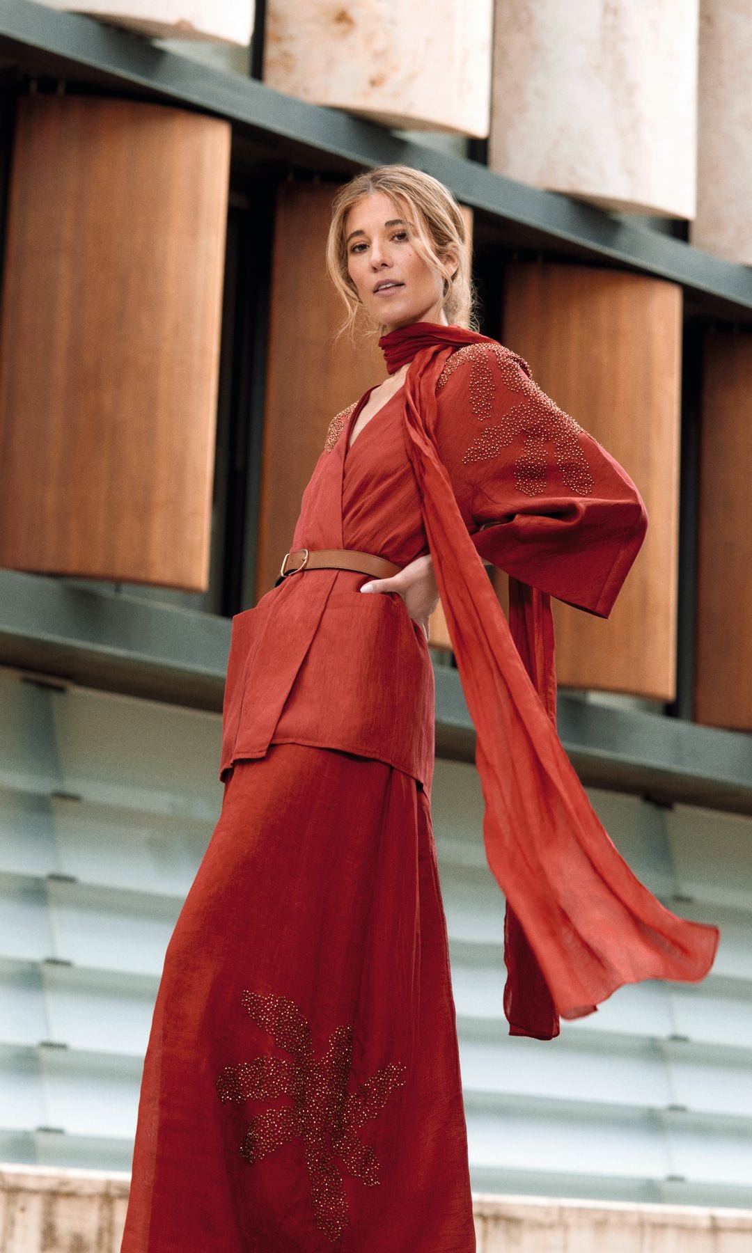 HOLA4247P046-052_Elegantes_V7