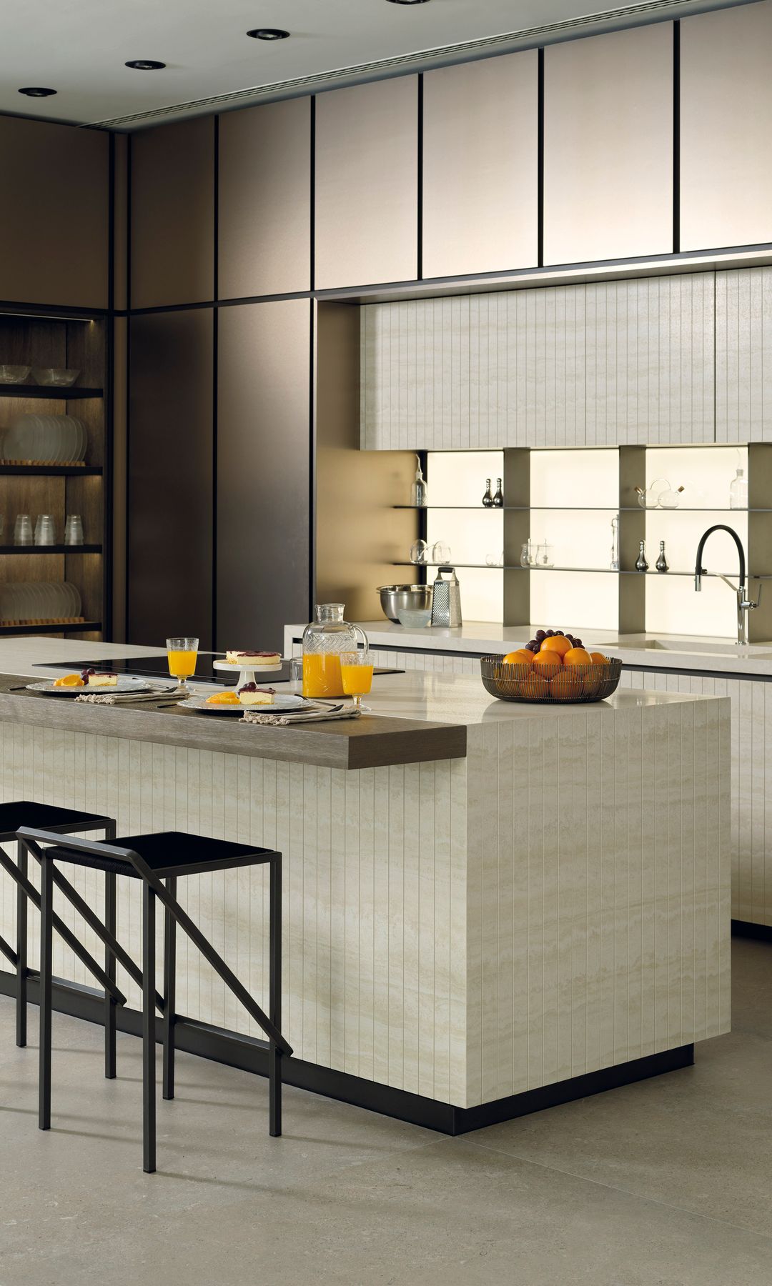  Los espacios limpios y minimalistas darán mayor amplitud e iluminación a tu cocina.
