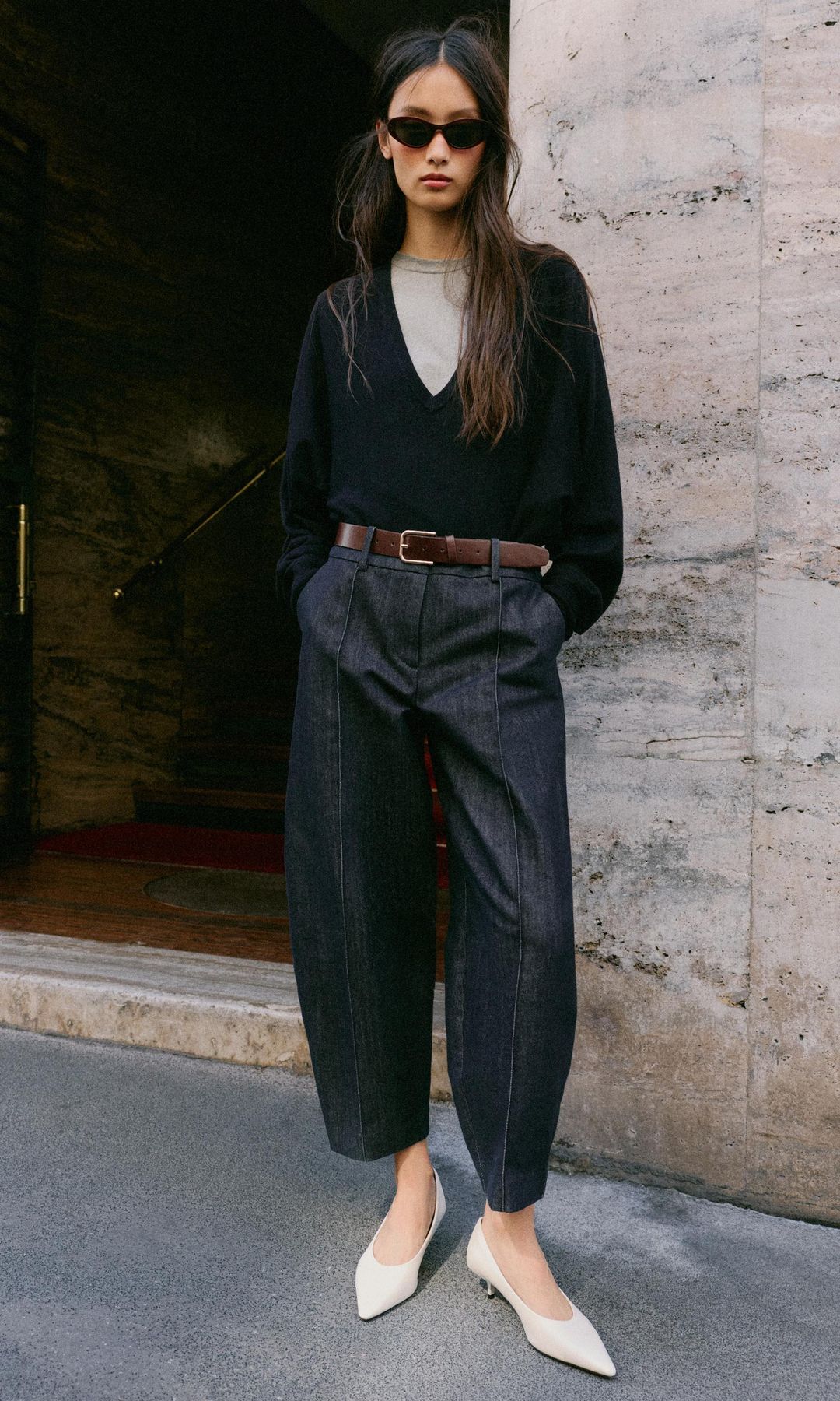 Zara tiene los pantalones anchos que se convertirán en nuestro comodín del otoño-invierno: seis básicos que elevan cualquier look