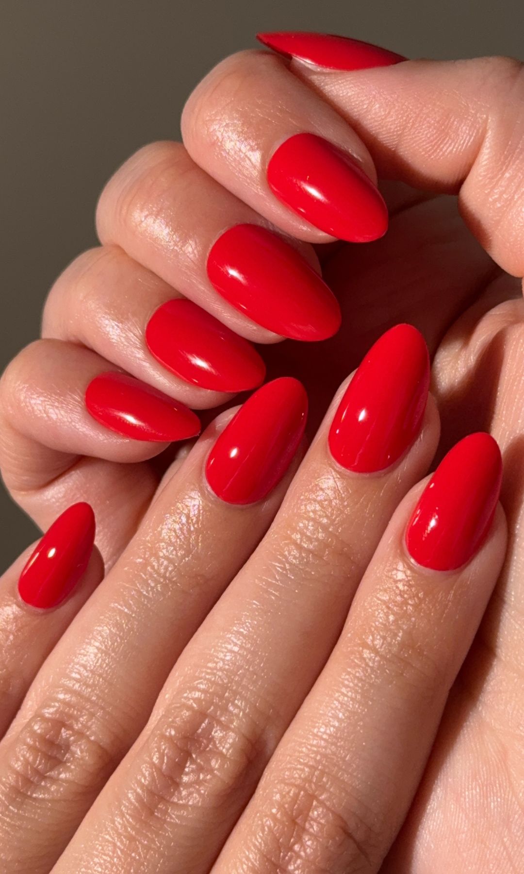 Manicura rojo clásico