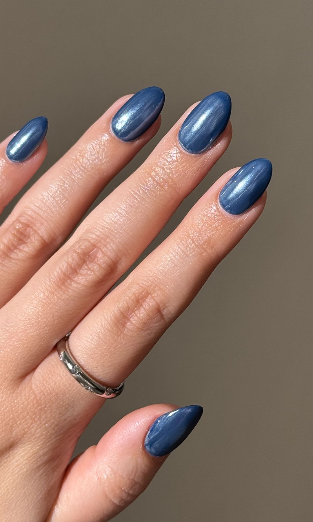 Manicura azul cromada
