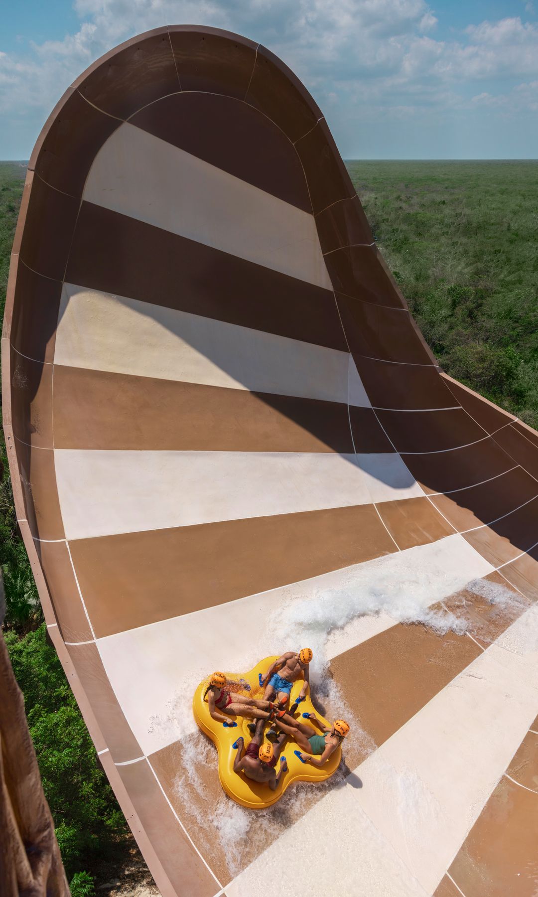 Una de las atracciones más queridas de Xplor es el nuevo TOBOGANXOTE, perfecto para una actividad fuera de lo común.
