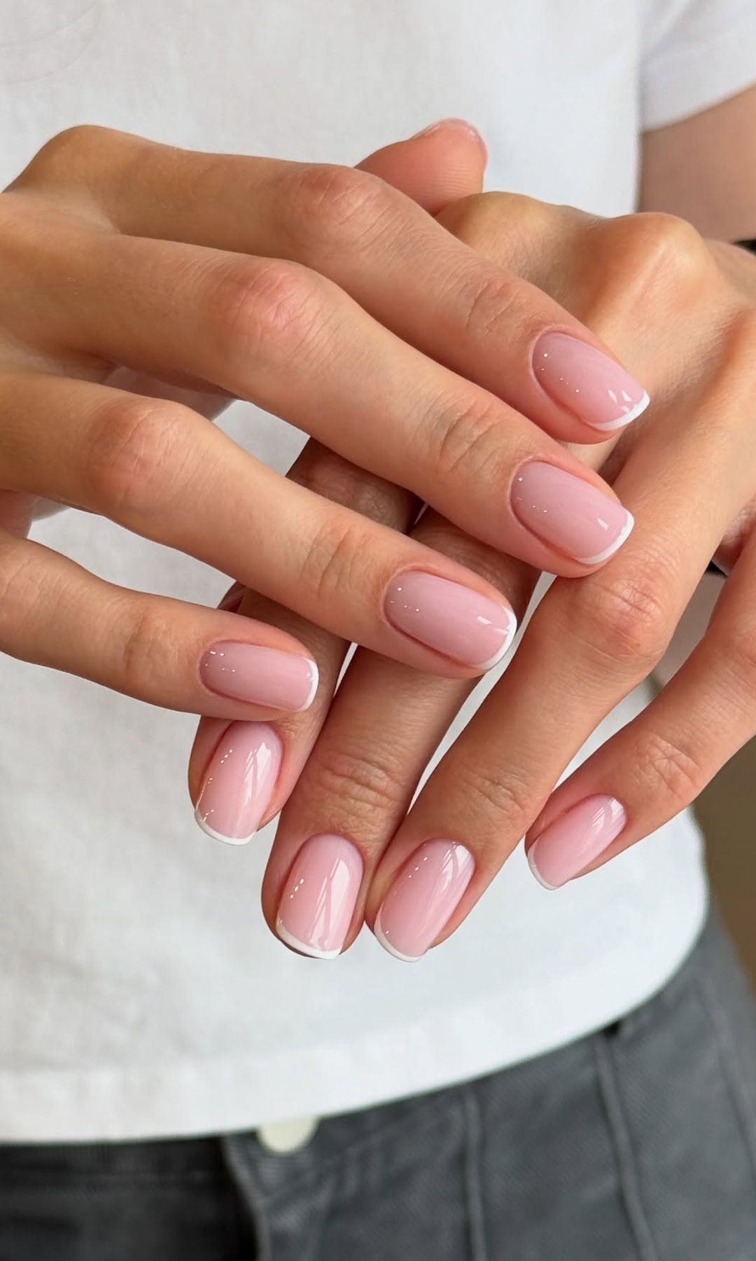 Manicura francesa minimalista