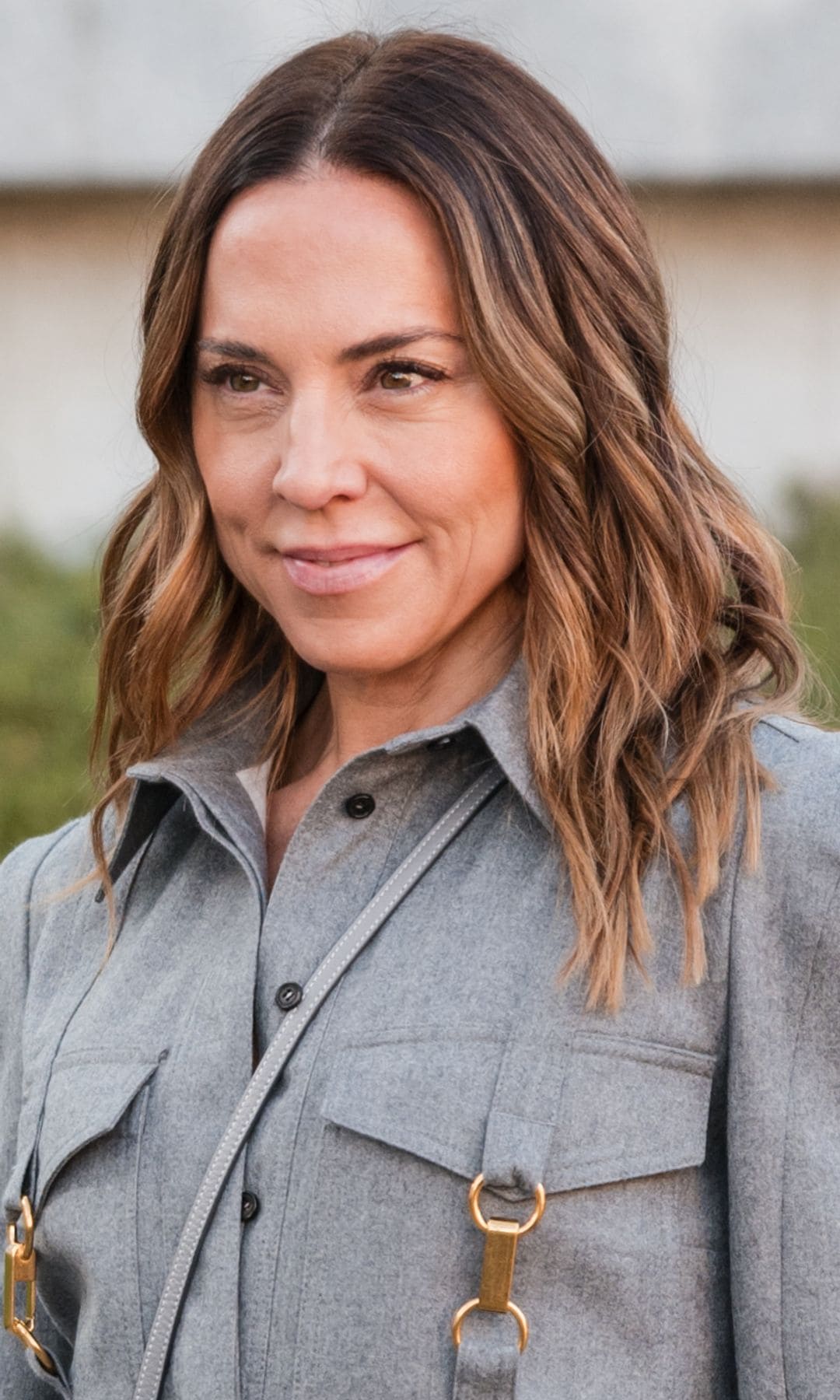 Mujer con cabello ondulado