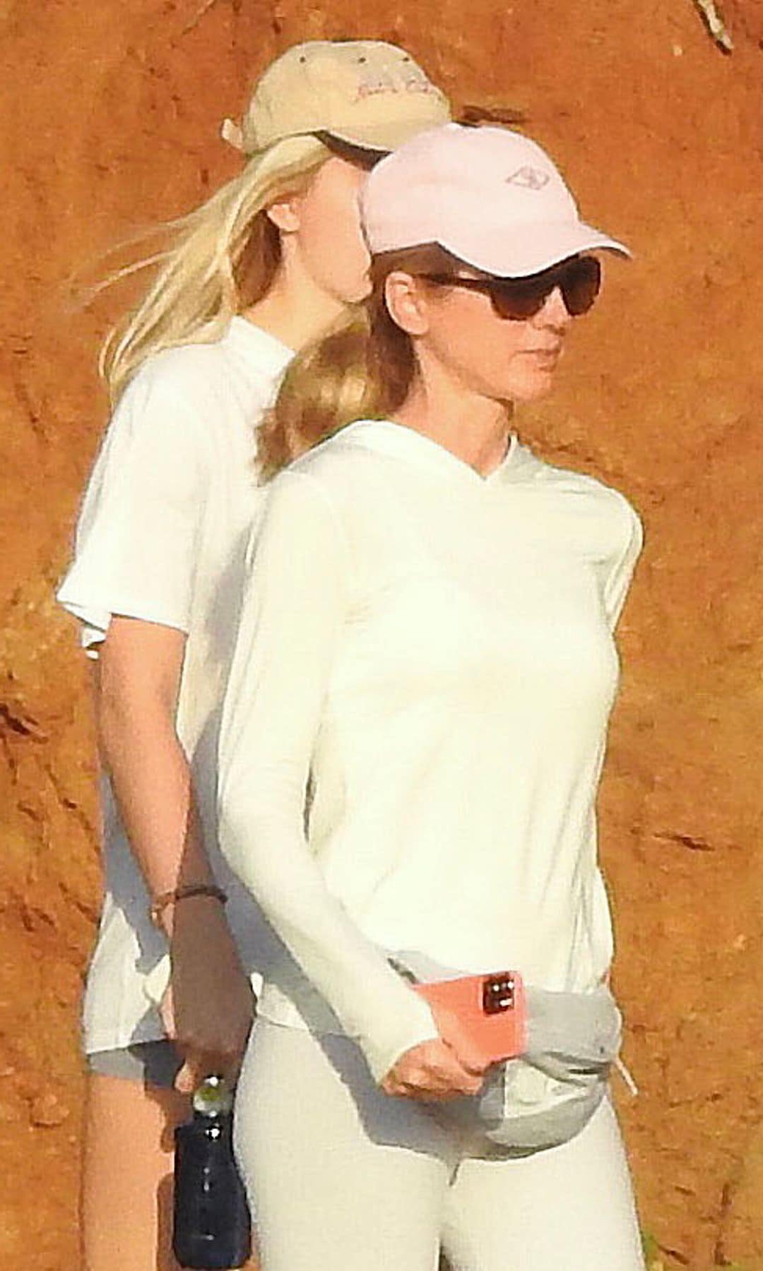 Miranda Rijnsburger con su hija en Marbella (agosto 2021)