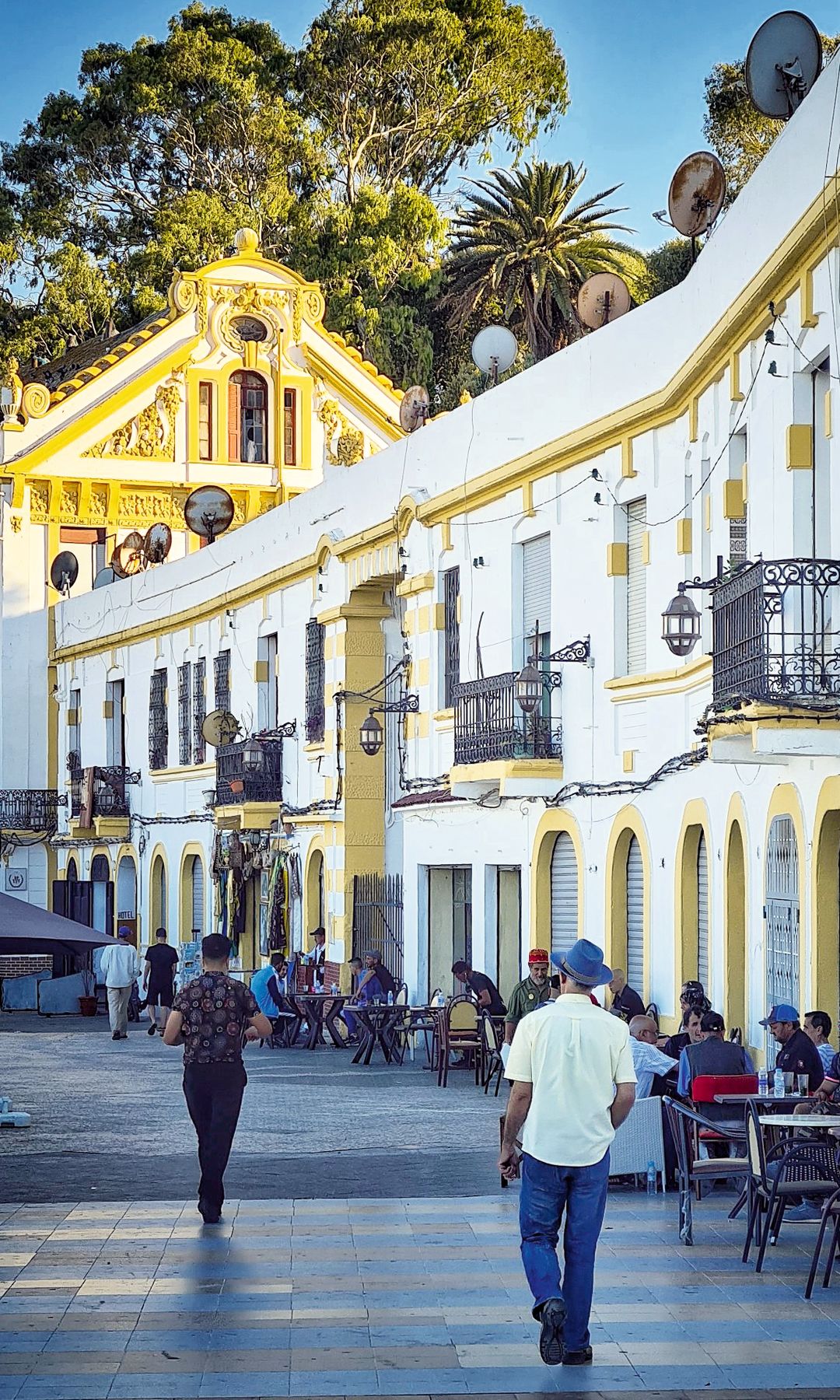 Rue du Portugal, una de las calles más largas de la medina de Tánger.