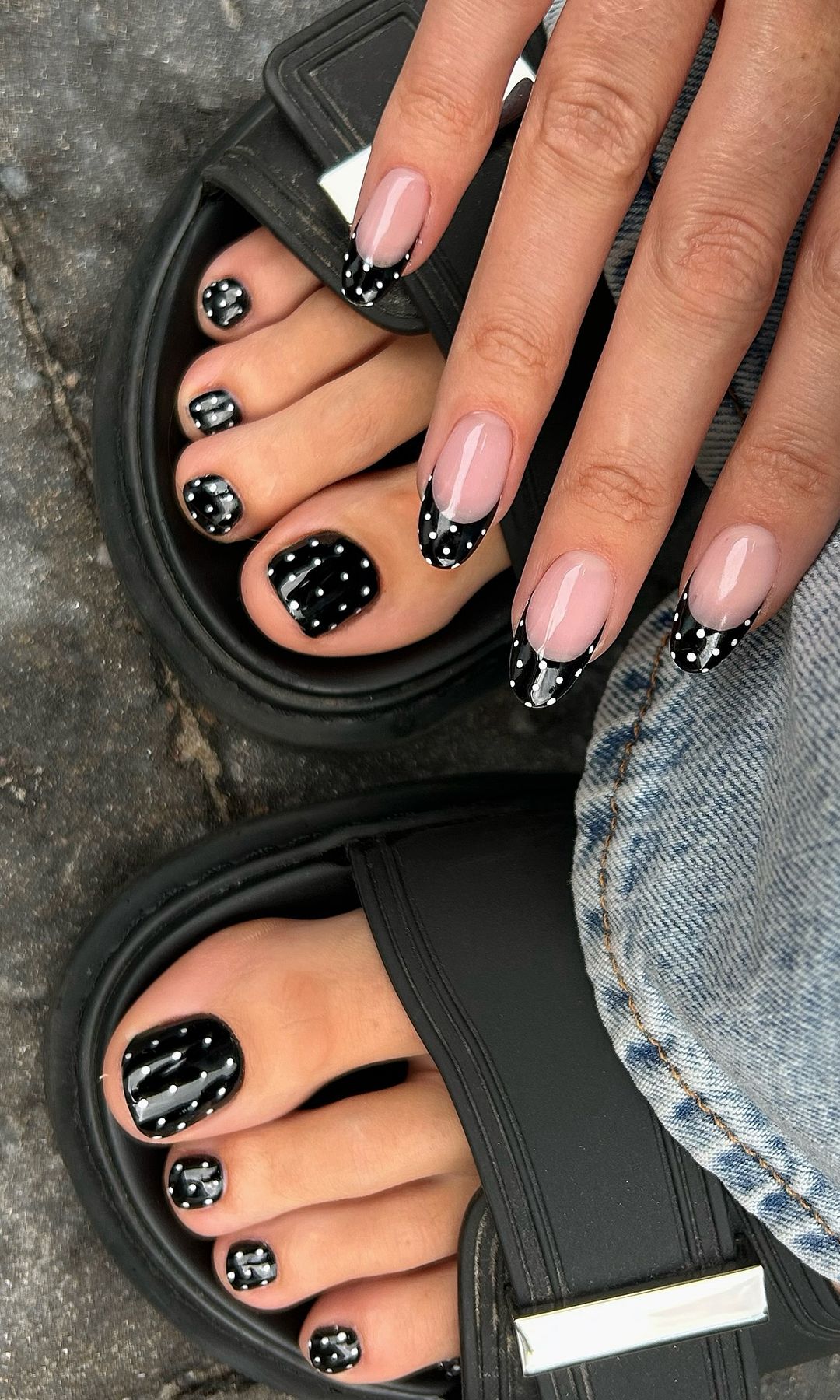 Pedicura con lunares