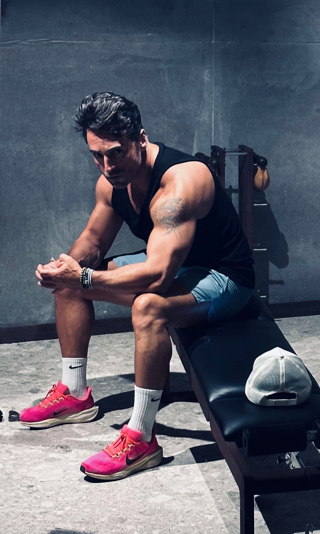 David Bustamante en el gimnasio entrenando