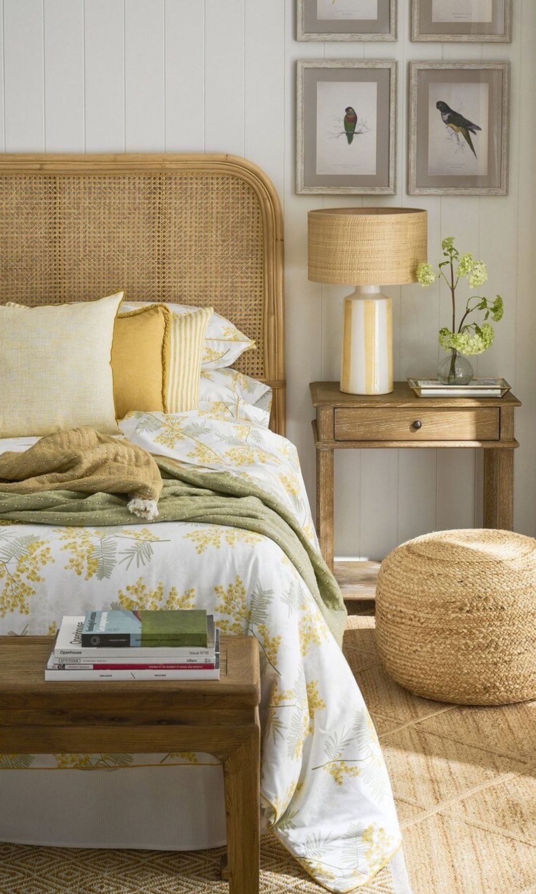 Dormitorio con textiles en amarillo suave, de El Corte Inglés