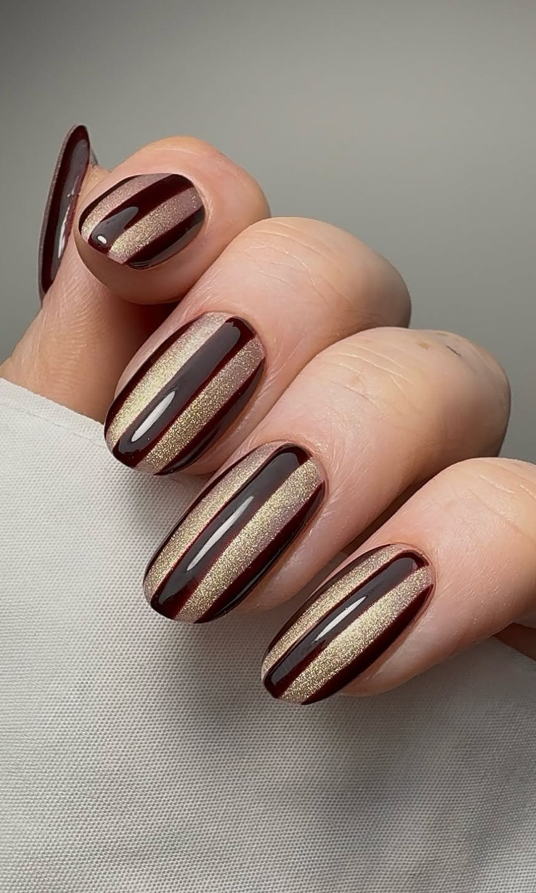 Manicuras navideñas discretas