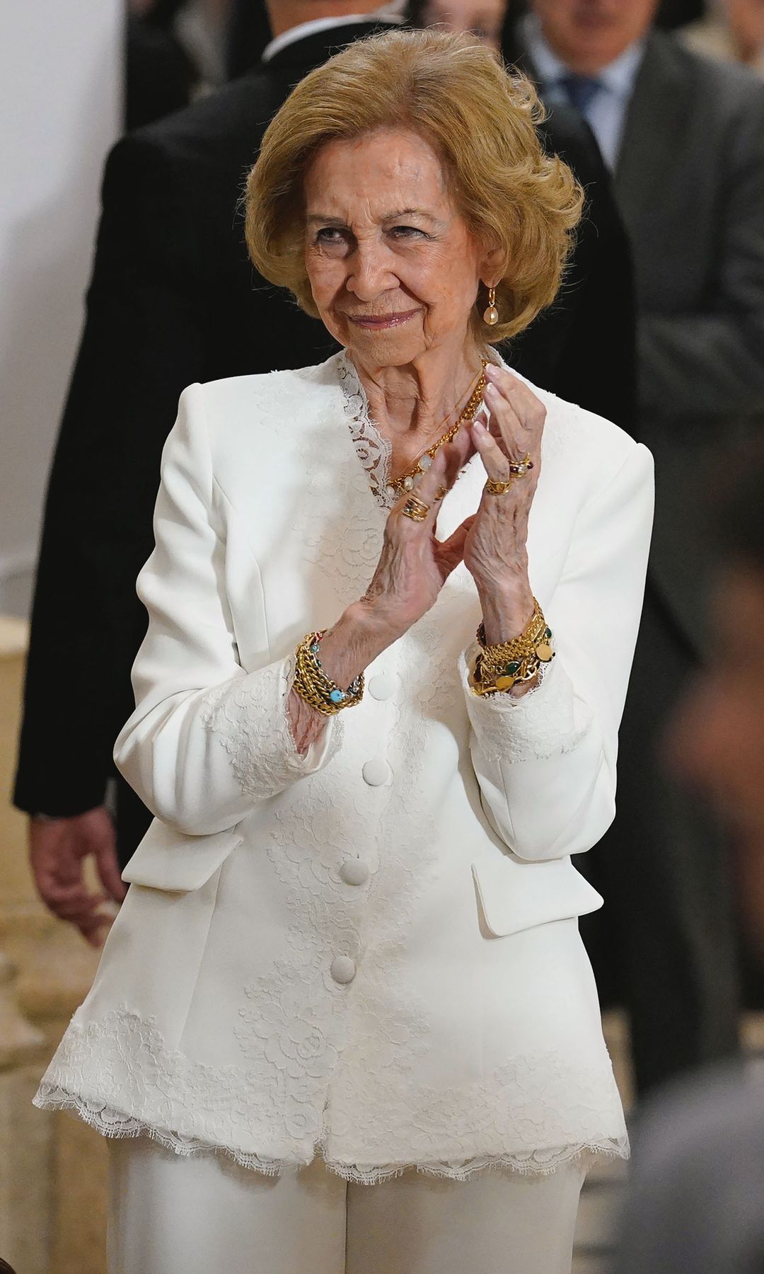Doña Sofía aplaudiendo las palabras del pontífice