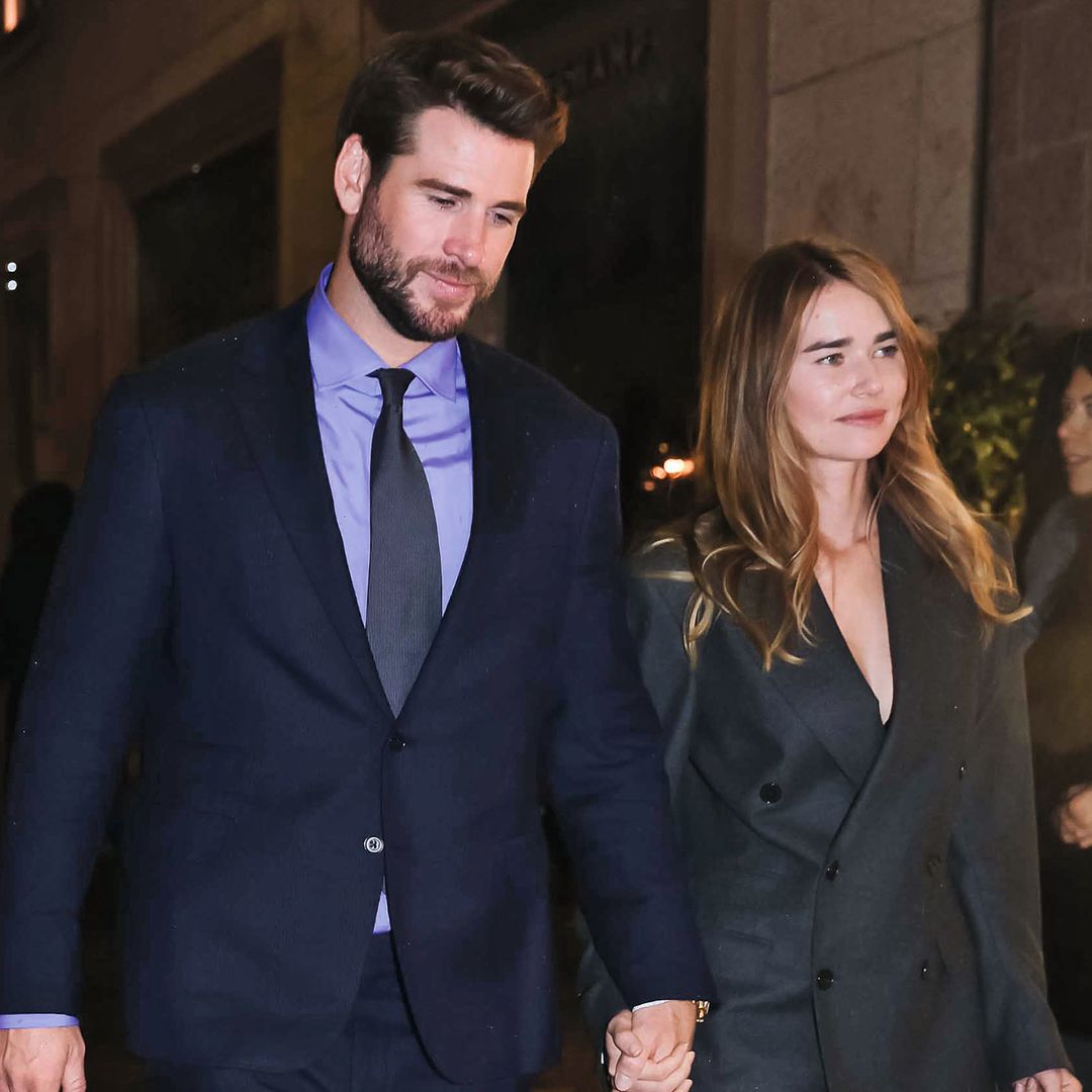 Liam Hemsworth y Gabriella Brooks sorprenden en su primera aparición pública, entre preparativos de boda