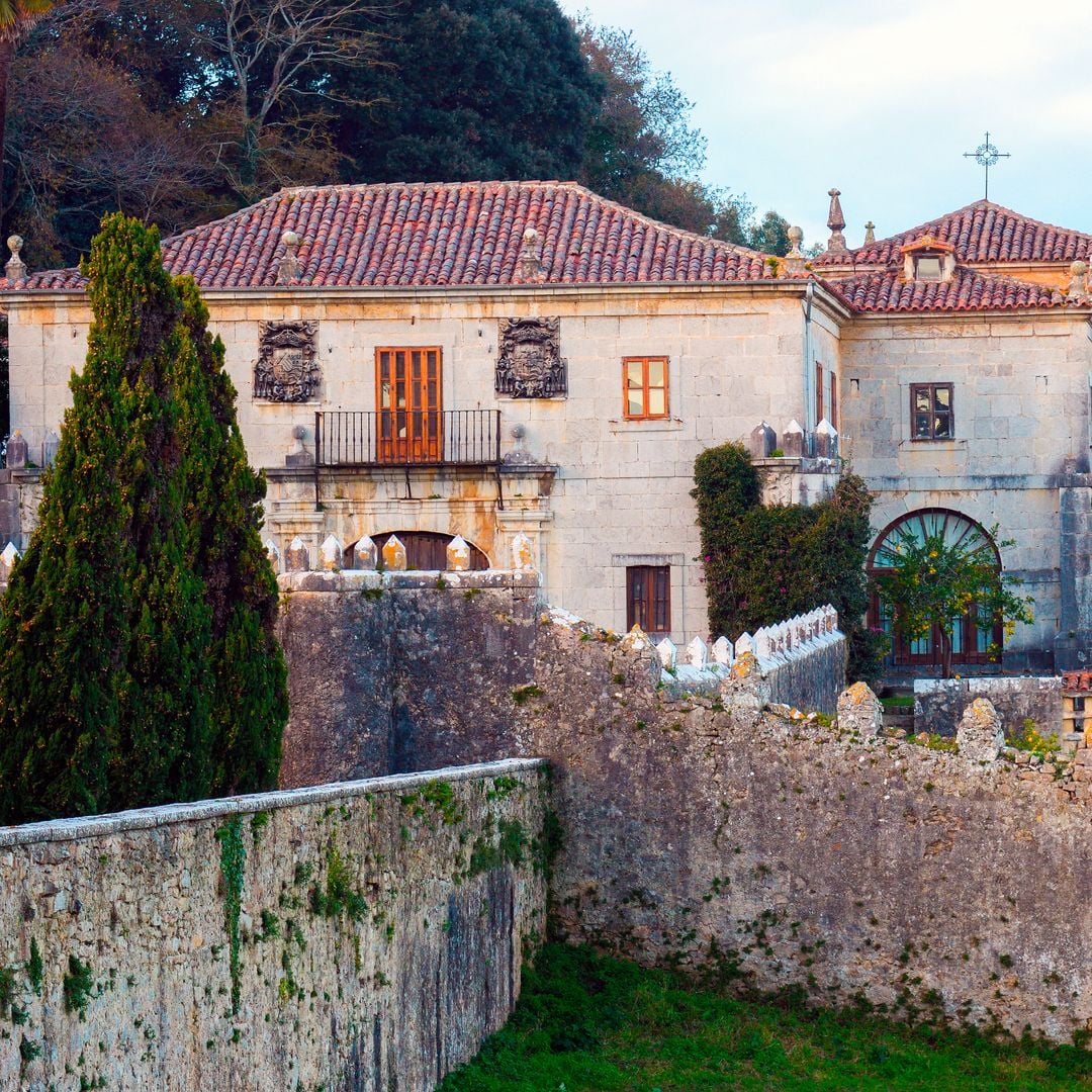 El pueblo de Cantabria que combina playas, casonas, senderos y marismas y solo tiene 500 habitantes