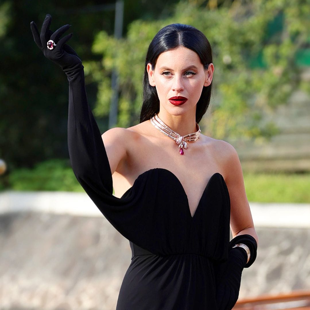 Milena Smit, la actriz que se deja conquistar por la estética 'dark', hoy cumple años