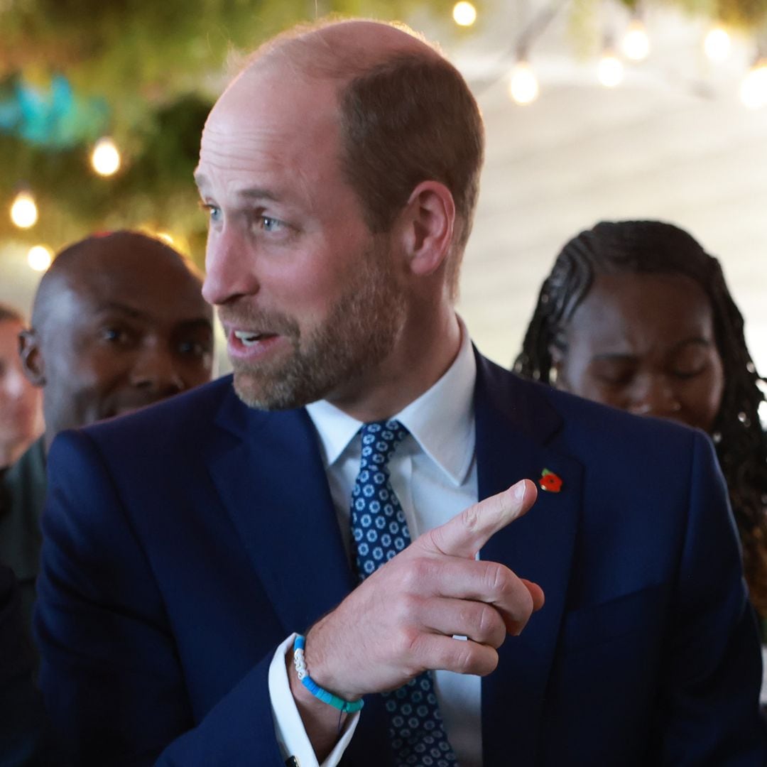  Esta es la pulsera que el príncipe Guillermo ha lucido en Sudáfrica, con la que tiene a sus hijos siempre presentes