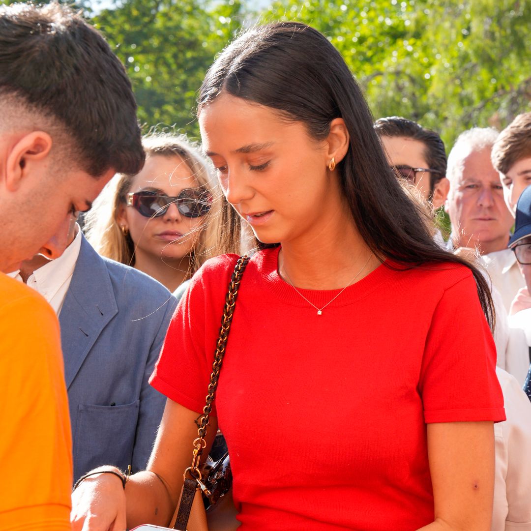 La hermana mayor del rey Felipe disfruta en la Costa del Sol de una de sus grandes aficiones