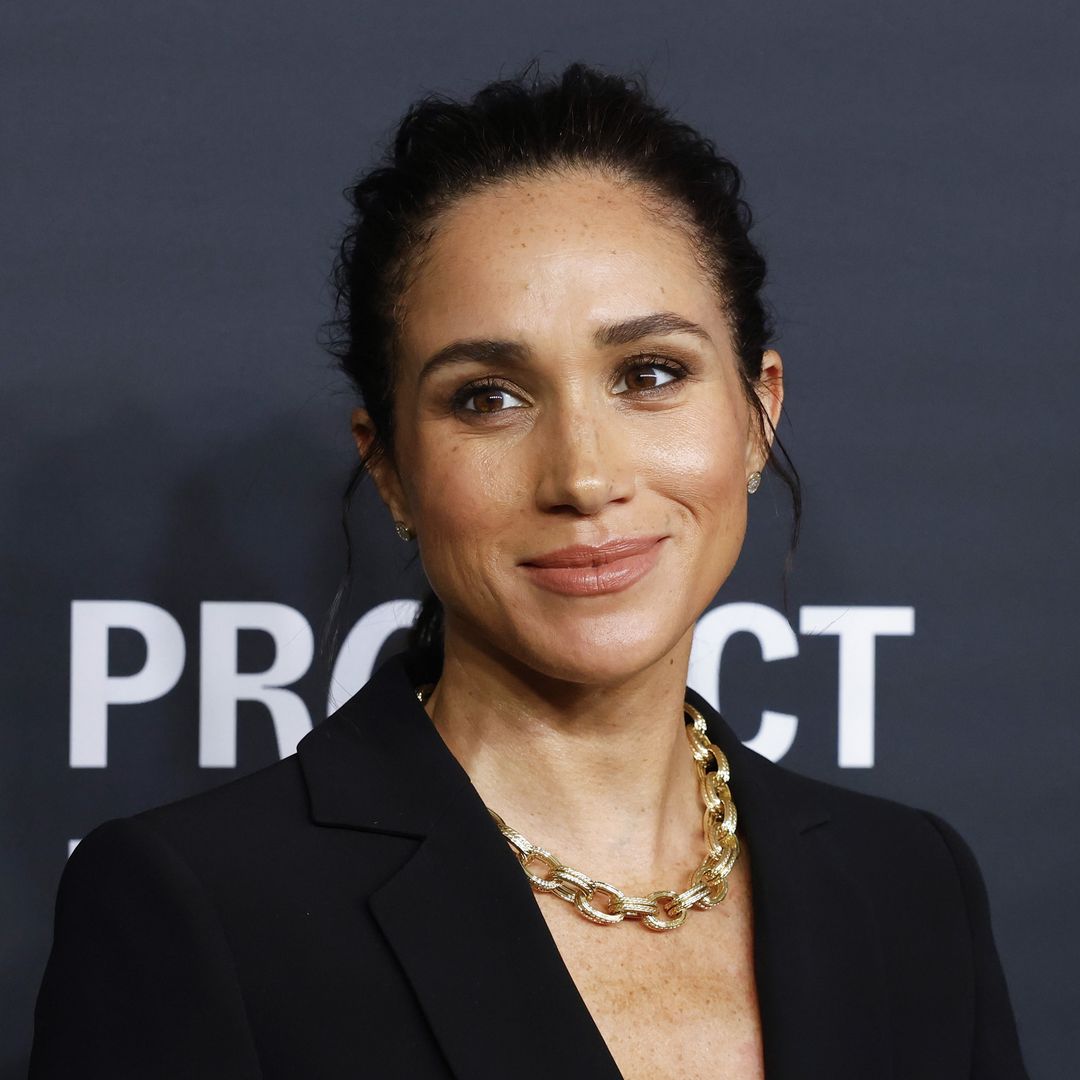 Meghan Markle, en su última cita: su look con 3 mensajes ocultos del que todos hablan