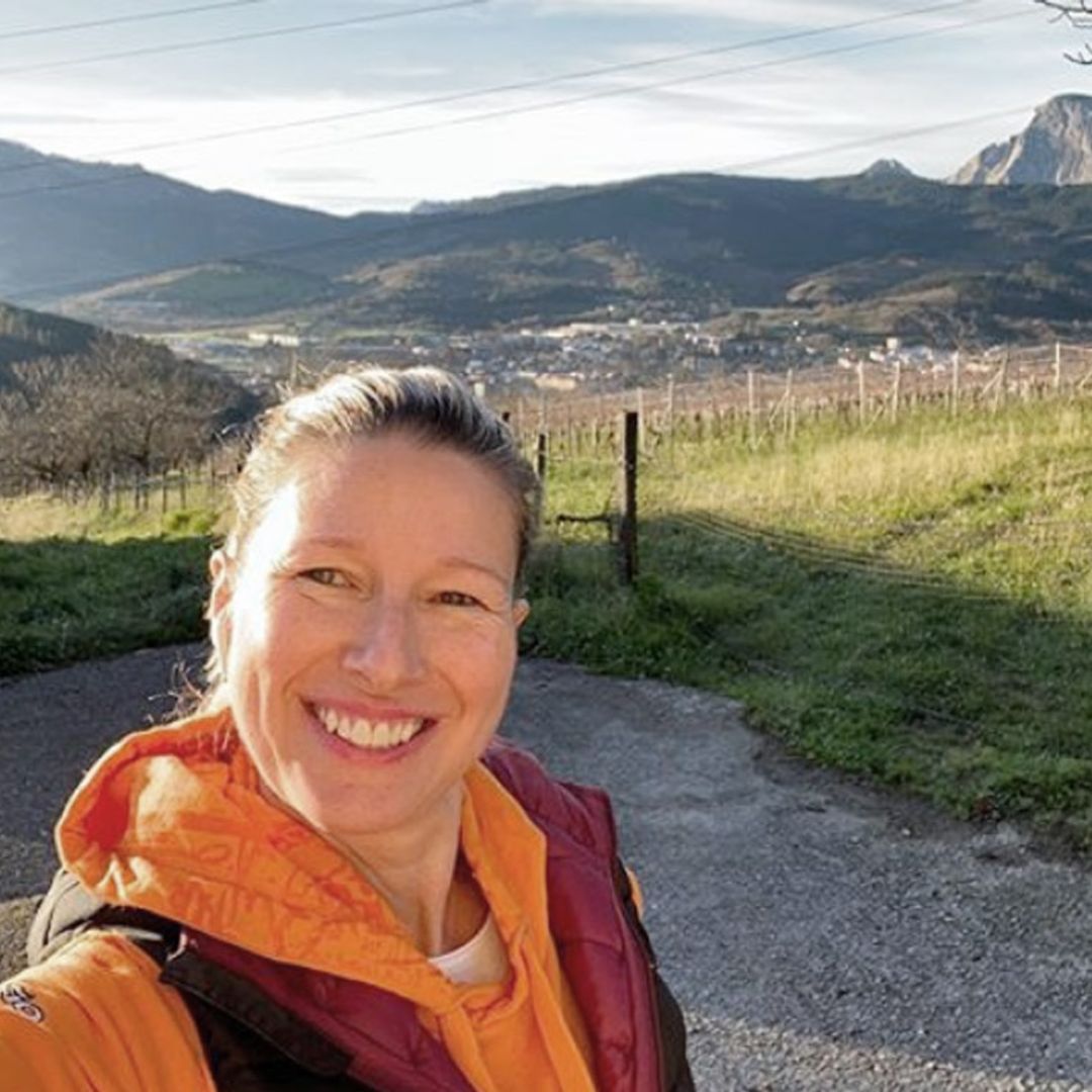 Anne Igartiburu disfruta de su pueblo en familia antes de las campanadas