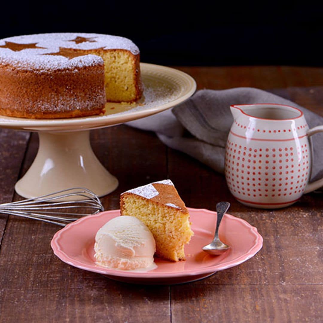 Tarta de almendras con helado