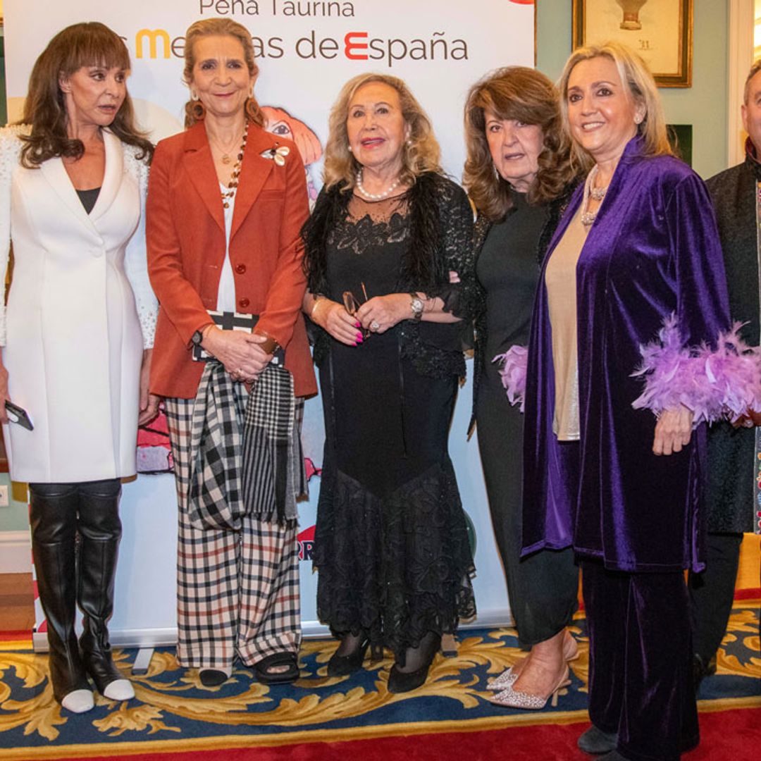 La infanta Elena reaparece en unos premios taurinos con su bota ortopédica