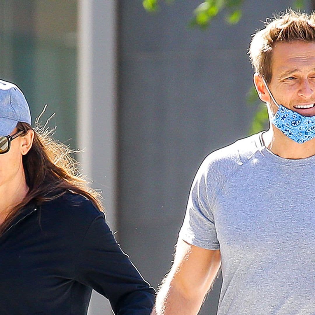 Jennifer Garner y el anillo de diamantes que aviva los rumores de compromiso con John Miller