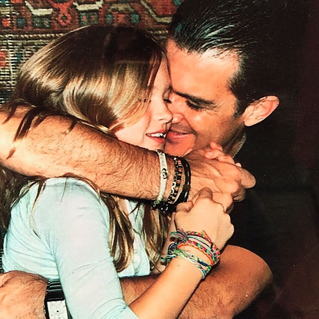 ANTONIO BANDERAS REFLEXIONES CON "¡HOLA!" AL CUMPLIR 65 AÑOS:EL ÉXITO HOY, SU CARRERA Y LA ILUSIÓN POR LA BODA DE SU HIJA, STELLA