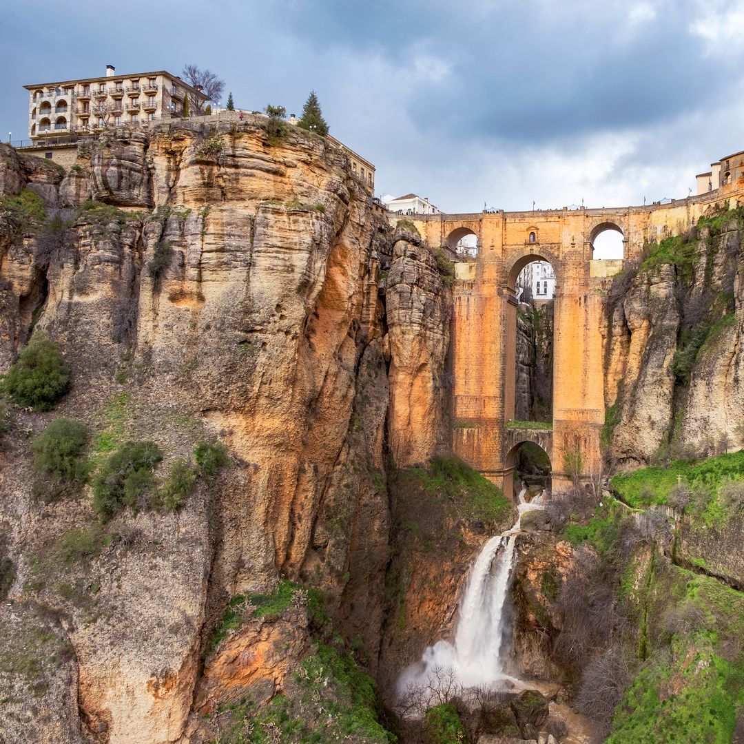 El Parador de Ronda, junto al Puente Nuevo y asomado al Tajo, Málaga