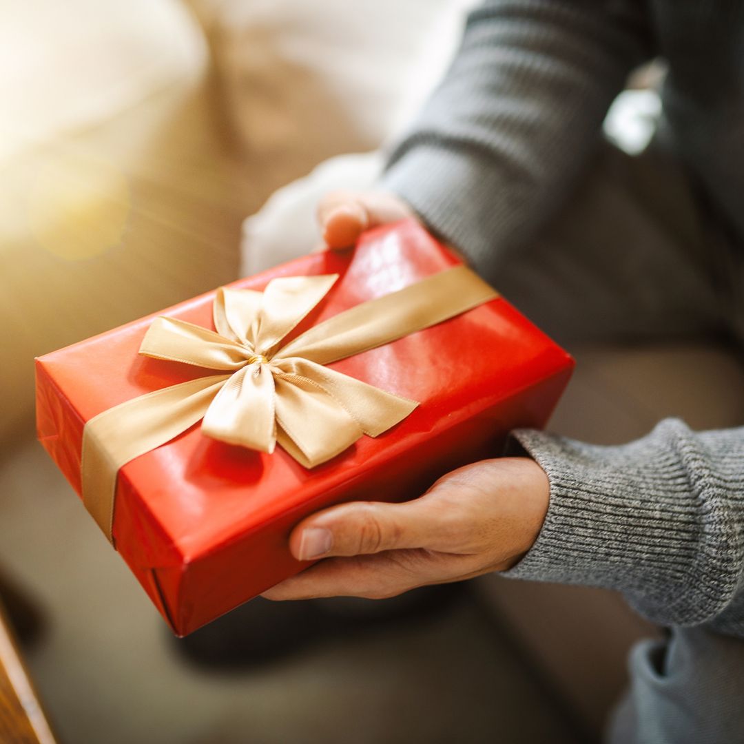 Qué regalar a un hombre que tiene de todo: 13 ideas para acertar