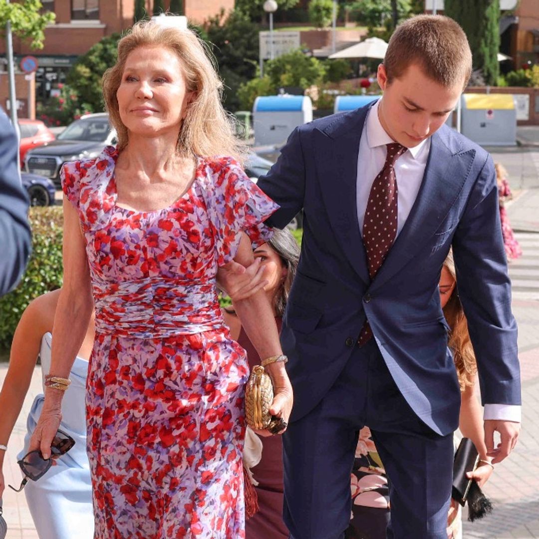 En fotos: Alicia y Esther Koplowitz reaparecen derrochando estilo en la gran boda de Carlota Cortina
