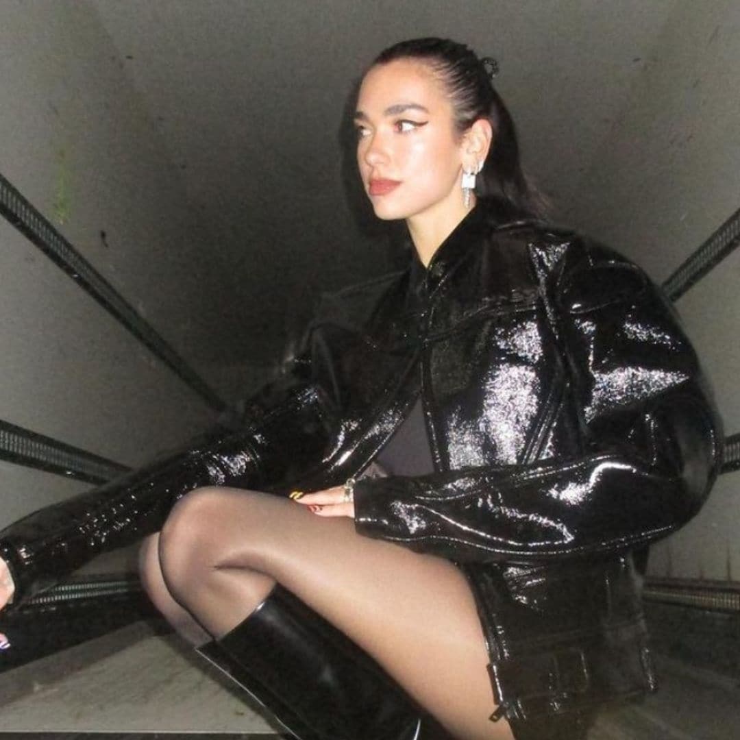 El look 'Motomami' de Dua Lipa en el concierto de Rosalía