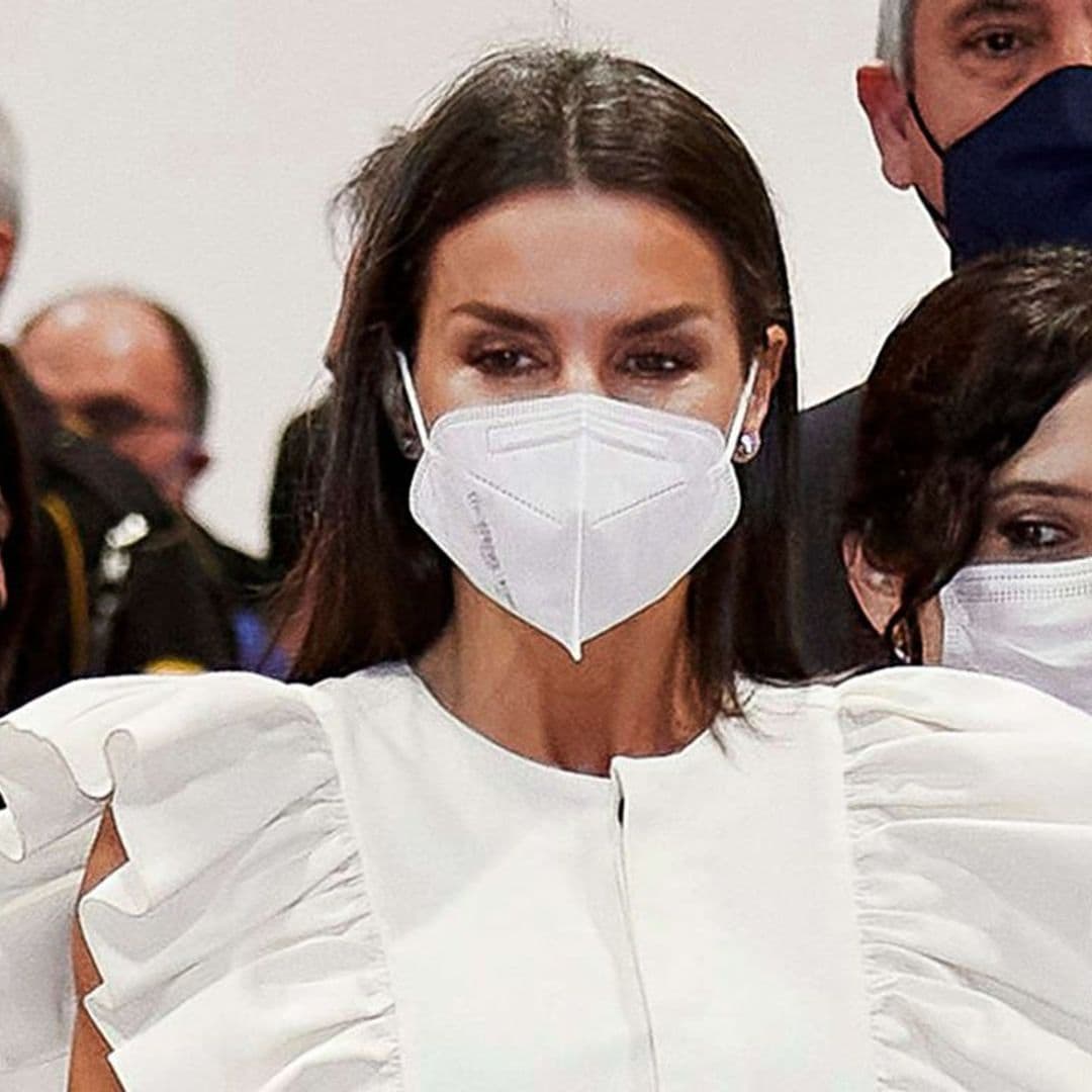 Así es el ‘look’ estrella de doña Letizia: deslumbra en Fitur con un mono muy flamenco