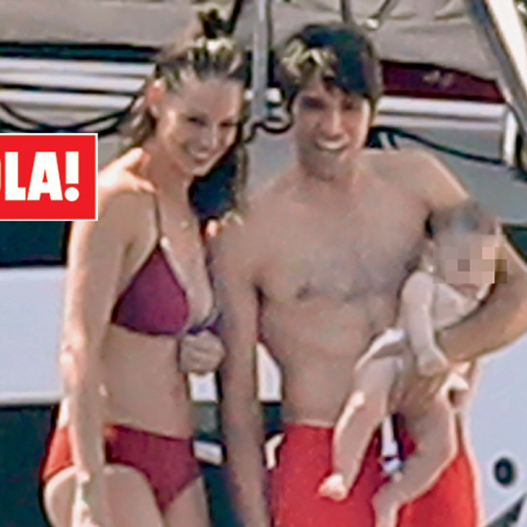 Fotografías exclusivas en ¡HOLA!: Eva y Cayetano navegan por el Mediterráneo junto a su hijo