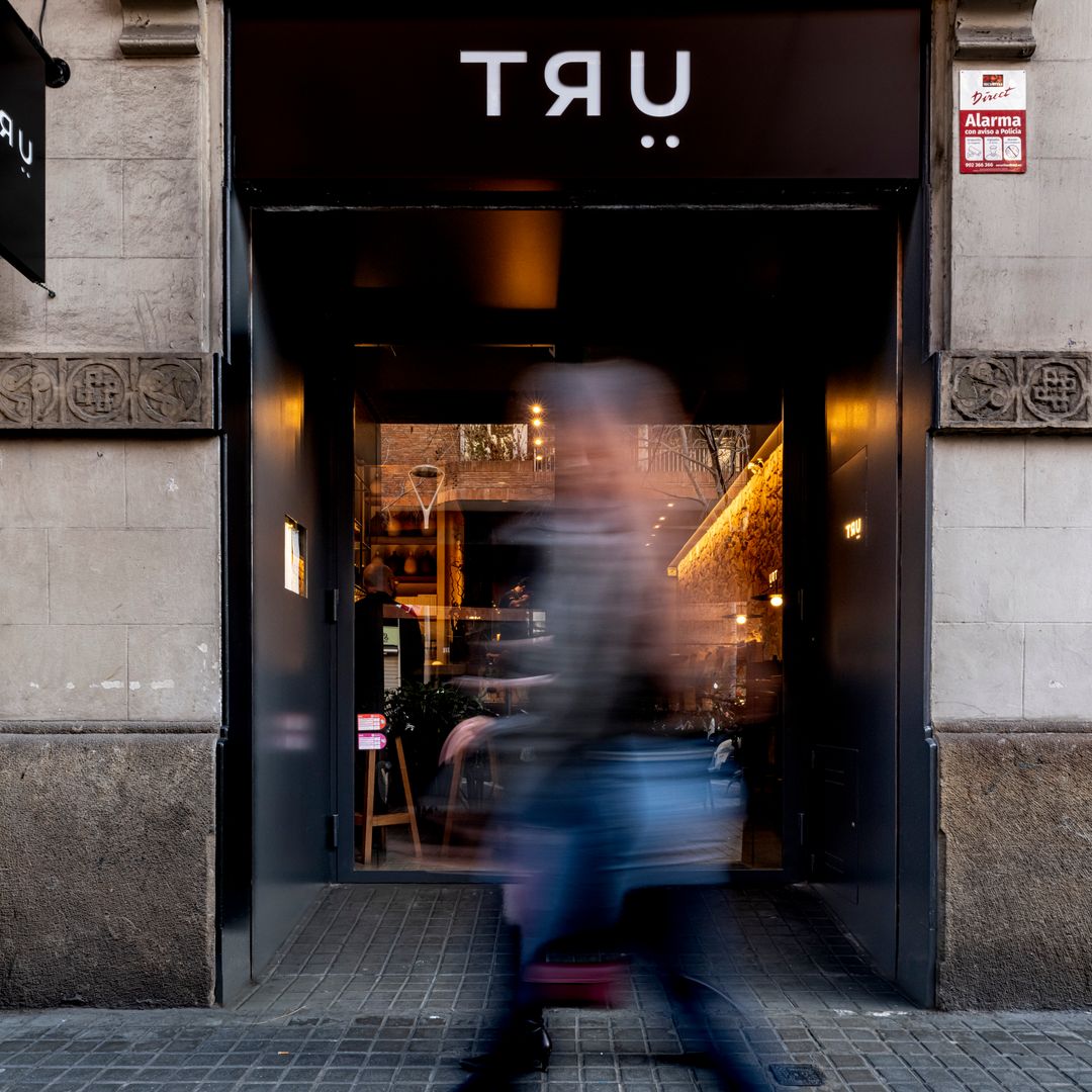 Puerta del restaurante Tru