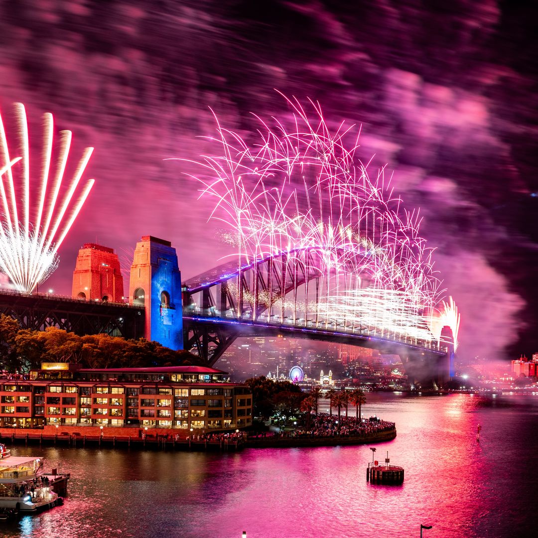Nochevieja, fuegos artificiales, vista del Puente del Puerto de Sídney, Australia