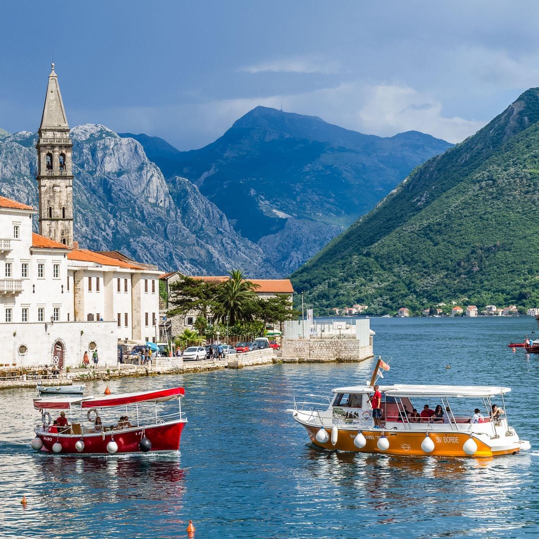 Verano en el pueblo de Perast, en Montenegro