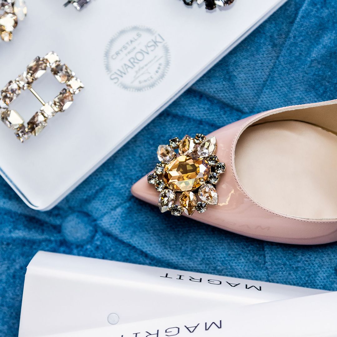 Tacón nupcial con detalle de diamantes