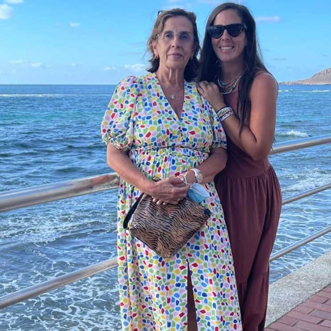 Tras la muerte de su padre, Anabel Pantoja hace las maletas y pone rumbo a Canarias junto a su madre