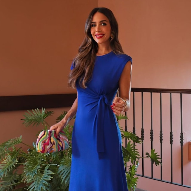 Rocío Osorno propone 12 vestidos y monos lisos de Zara y Mango para llevar con mantón a la Feria de Abril