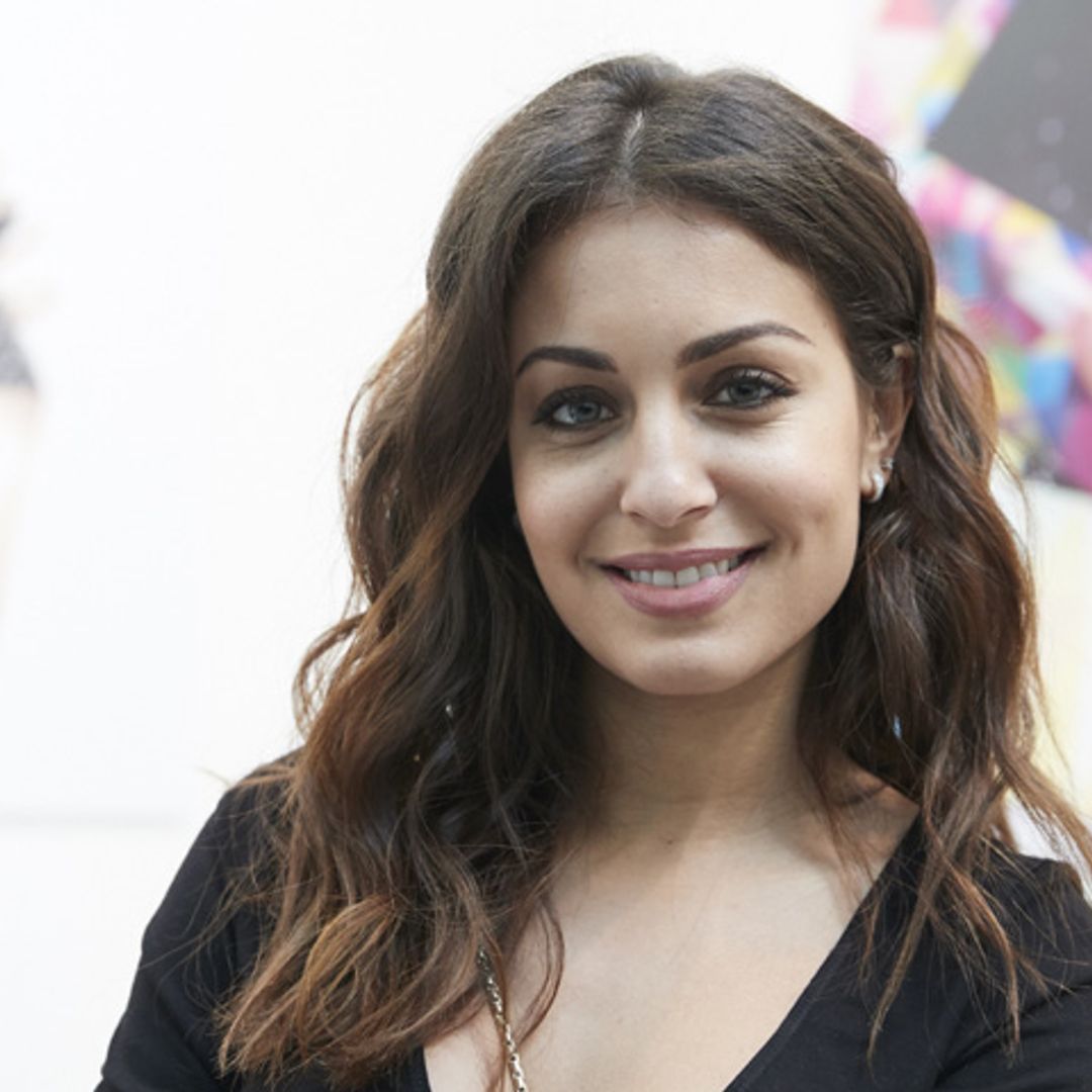 En bikini y sin maquillaje, Hiba Abouk despide el año con sus fotos más naturales